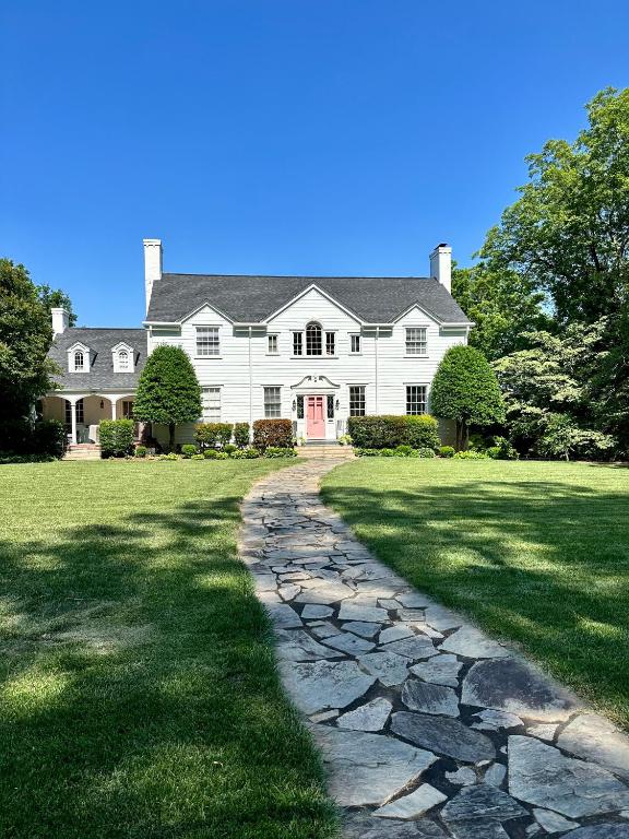 The Holly and Ivy Inn - Best Hotels in North Carolina