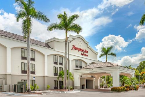 Hampton Inn Fort Myers-Airport & I-75 - Best Hotels with Airport Shuttle Service in Fort Myers, FL