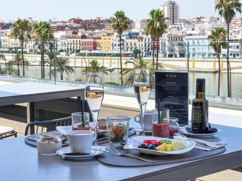 Hotel Kivir - Best Pool Hotels in Seville