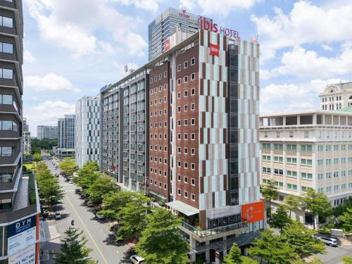 Ibis Saigon South - Best Parking Hotels in Ho Chi Minh City