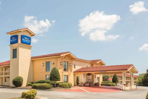 hotels with suites in Greenville