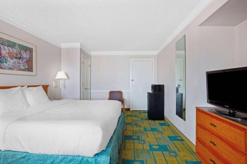 suite hotels in Reno