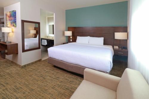 Staybridge Suites Queretaro by IHG - Best Hotels with Free Breakfast in Queretaro