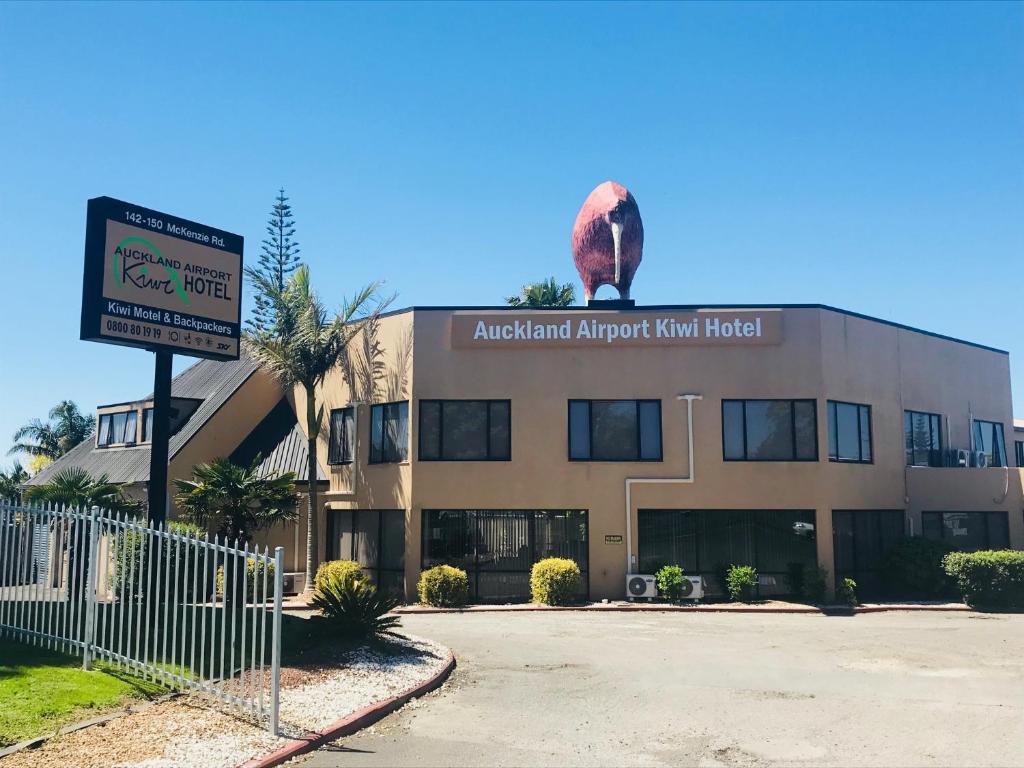 Auckland Airport Kiwi Hotel - Best Hotels with Airport Shuttle Service in Auckland