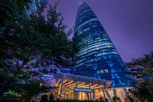 Four Seasons Hotel Guangzhou-Free Shuttle Bus to Canton Fair Complex & Overseas Buyer Registration Services during Canton Fair Period
