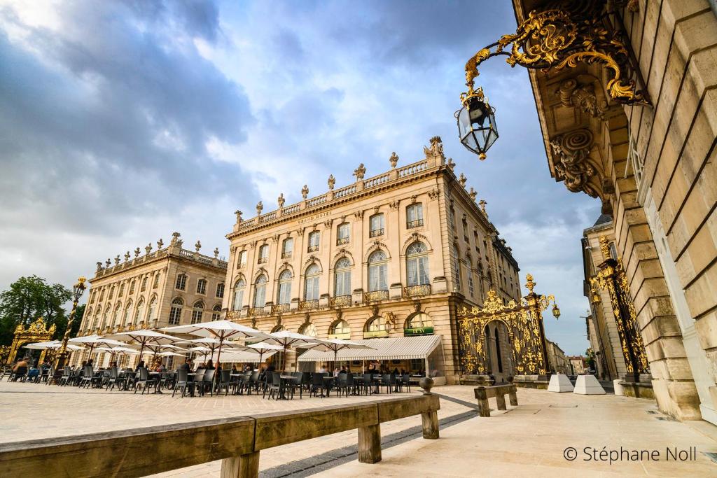 Grand Hotel De La Reine - Place Stanislas - Best Hotels in Moselle