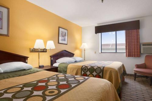 hotels with suites in Clarion
