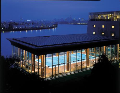 Canary Riverside Plaza Hotel - Best Pool Hotels in London, England