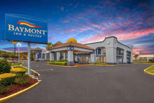 Baymont by Wyndham Mobile/Tillmans Corner - Best Pet-Friendly Hotels in Mobile, AL