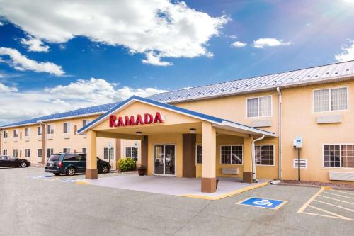 hotels with suites in Sioux Falls