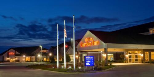Hilton Garden Inn Milwaukee Northwest Conference Center - Best Parking Hotels in Milwaukee, WI