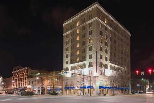 Hampton Inn & Suites Montgomery-Downtown - Best Pet-Friendly Hotels in Montgomery, AL