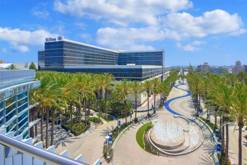 Hilton Anaheim - Best Parking Hotels in Anaheim-Disneyland, CA