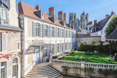L'Hotel de Panette, Un exceptionnel château en coeur de ville - Best Hotels in Bourges