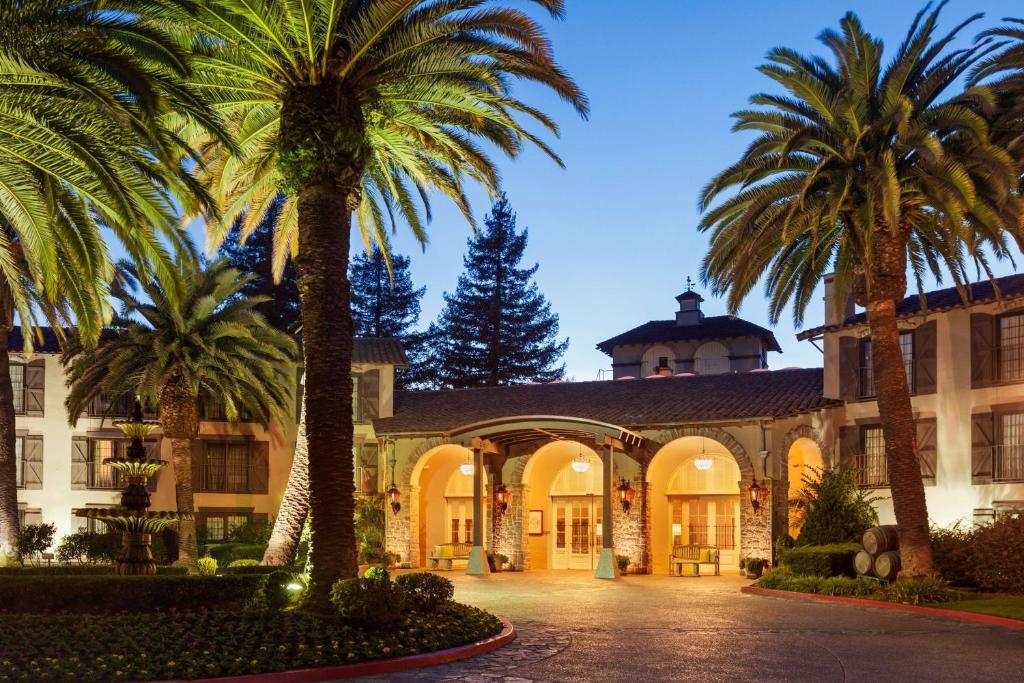 Embassy Suites by Hilton Napa Valley - Best Embassy Suites by Hilton Hotels in California