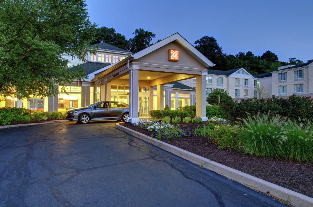 Hilton Garden Inn Norwalk - Best Pool Hotels in Connecticut