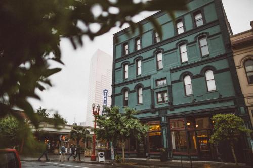 hotels with suites in Portland