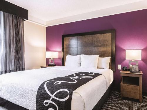 La Quinta by Wyndham Shreveport Airport - Best Parking Hotels in Shreveport, LA