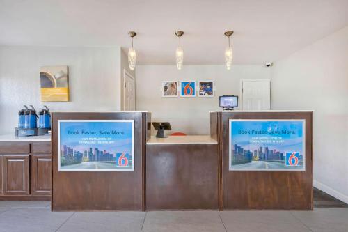 hotels with suites in Falls Church