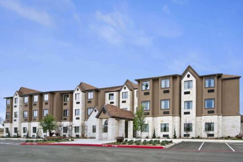 suite hotels in Georgetown