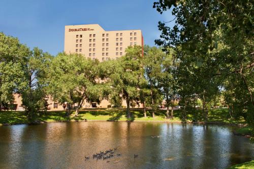 DoubleTree by Hilton Minneapolis Park Place - Best DoubleTree by Hilton Hotels in Minnesota