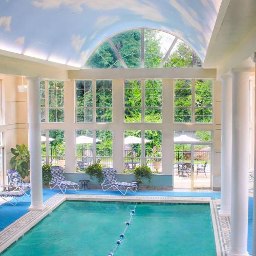 Senator Inn & Spa - Best Pool Hotels in Maine