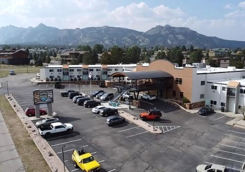 Expedition Lodge Estes Park at Rocky Mtn National Park - Best Hotels with Free Breakfast in Estes Park, CO
