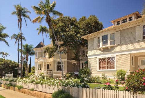 Cheshire Cat Inn & Cottages - Romantic Hotels in Santa Barbara