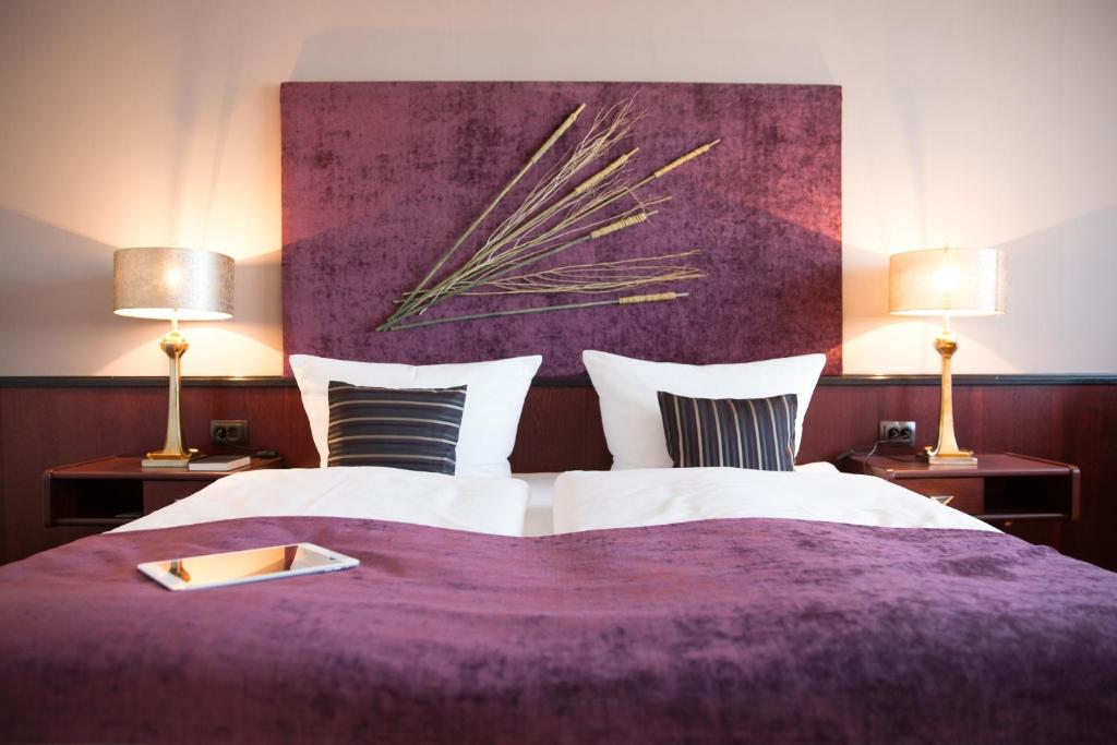 Hotel Kristall - Best Hotels with Airport Shuttle Service in Germany