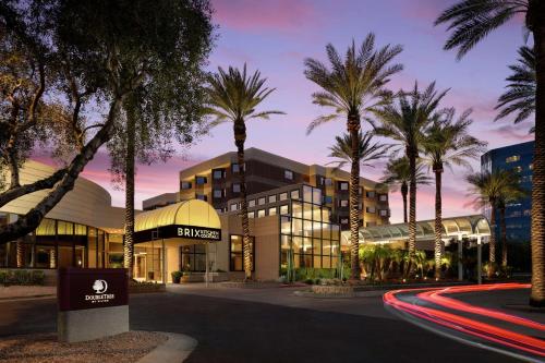DoubleTree Suites by Hilton Phoenix - Best Hotels with Airport Shuttle Service in Phoenix, AZ