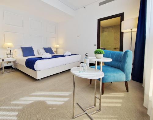 Hotel Nuevo Boston - Best Hotels with Airport Shuttle Service in Spain