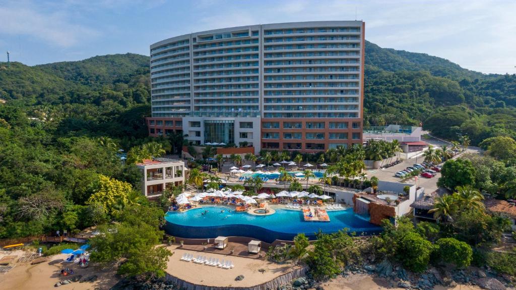 Azul Ixtapa Grand All Inclusive Suites - Spa & Convention Center - Best Parking Hotels in Ixtapa