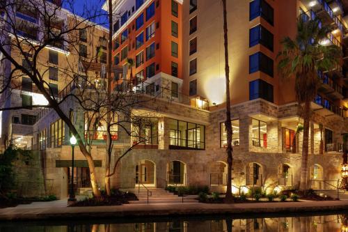 Hampton Inn & Suites San Antonio Riverwalk