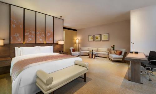 HUALUXE Shanghai Twelve At Hengshan - Best Spa Hotels in Shanghai