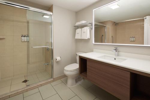 Holiday Inn & Suites Montreal Airport by IHG - Best Hotels with Airport Shuttle Service in Montreal
