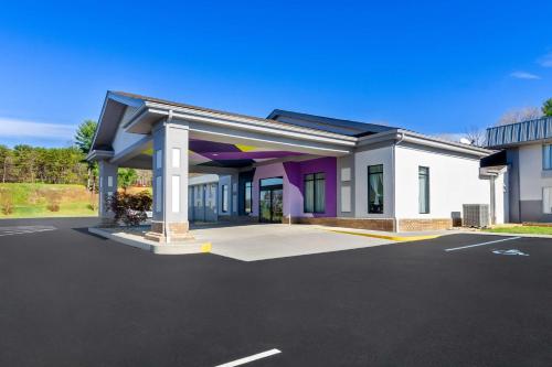 Super 8 by Wyndham Daleville/Roanoke