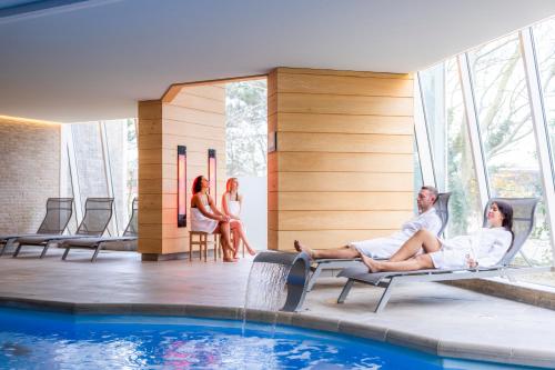 Hotel Donny - Best Pool Hotels in Belgium