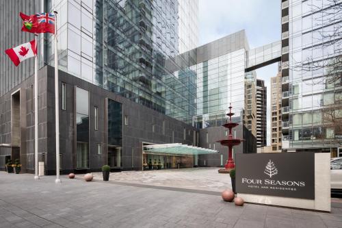 Four Seasons Hotel Toronto - Best Hotels in Toronto