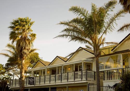 The Oyster Inn - Best Hotels in North Island