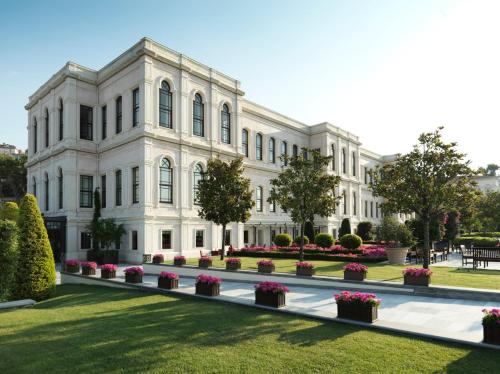 Four Seasons Hotel Istanbul at the Bosphorus - Istanbul Hotels with Pools