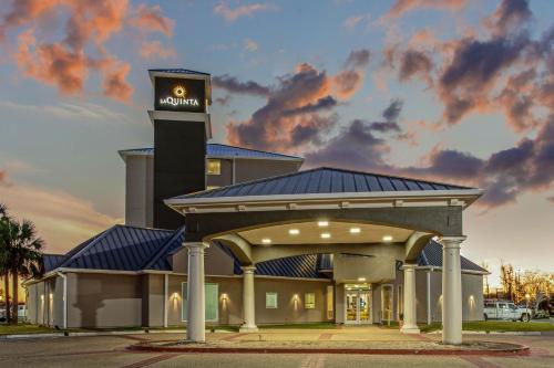 La Quinta Inn & Suites by Wyndham Panama City - Best Pet-Friendly Hotels in Panama City Beach, FL
