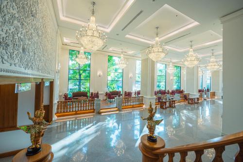 The Empress Premier Chiang Mai - Best Pool Hotels in Chiang Mai