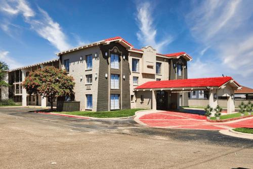 La Quinta Inn by Wyndham Amarillo West Medical Center - Best Pool Hotels in Amarillo, TX