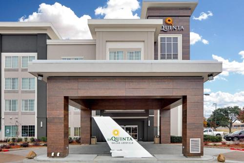 La Quinta by Wyndham Dallas Love Field - Best Hotels with Airport Shuttle Service in Dallas, TX