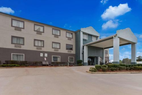 Quality Inn & Suites Pearl-Jackson