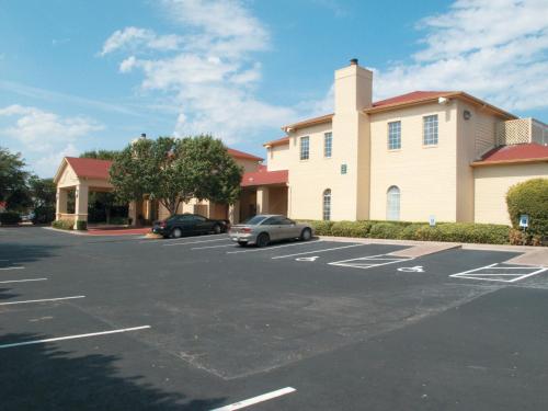 hotels with suites in Georgetown