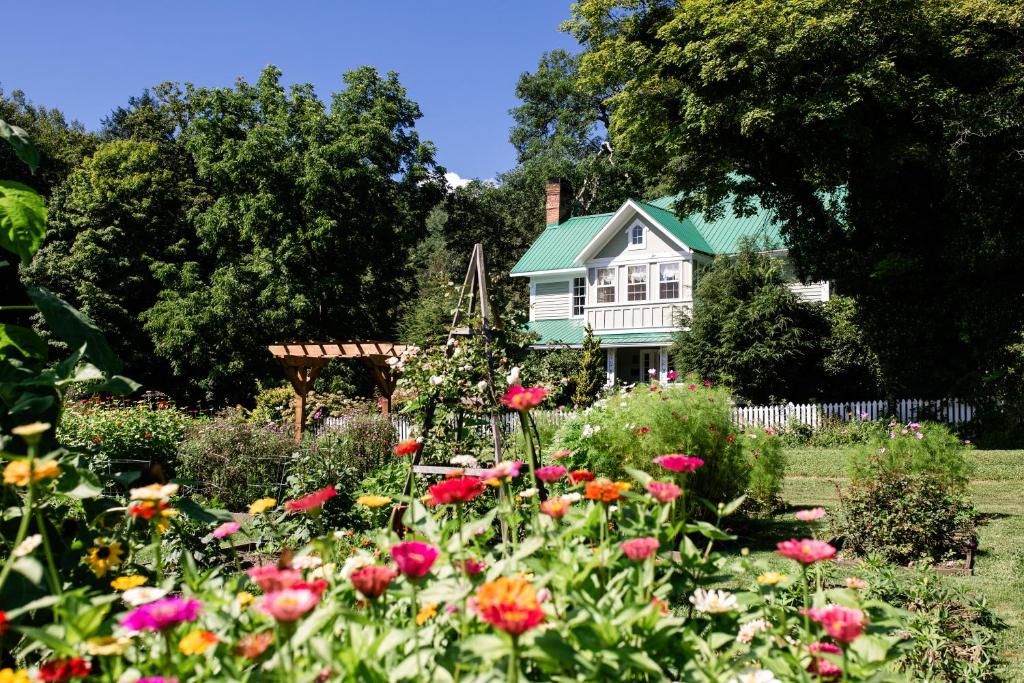 The Mast Farm Inn - Best Hotels in North Carolina