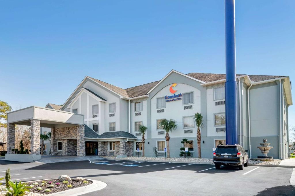Comfort Inn & Suites Macon North I-75 - Best Parking Hotels in Macon, GA