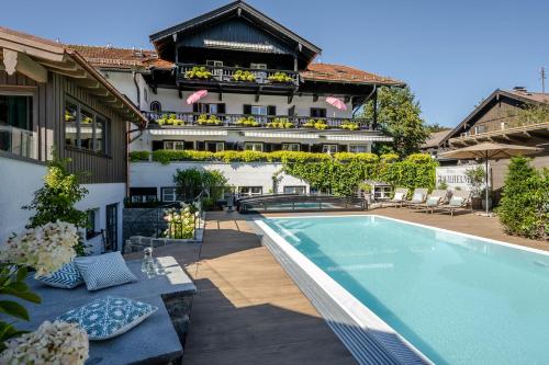 Boutique Hotel Relais Chalet Wilhelmy - Best Hotels in Bad Wiessee