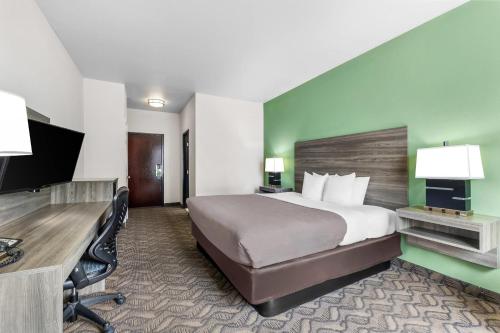 hotels with suites in Salt Lake City